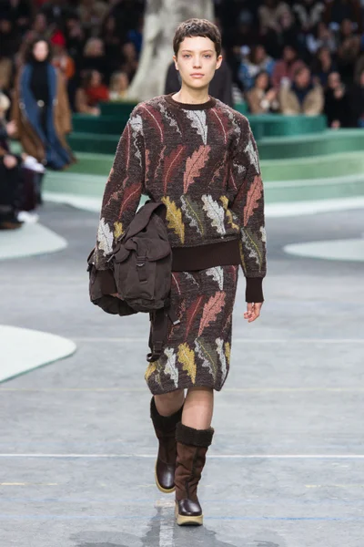 Look 7